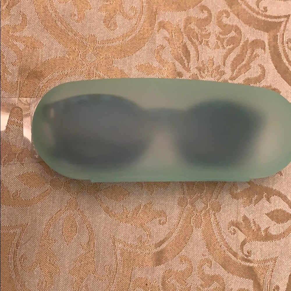 😎🆕 Green Tortoise Shell Sunnies+Case - Picture 3 of 3